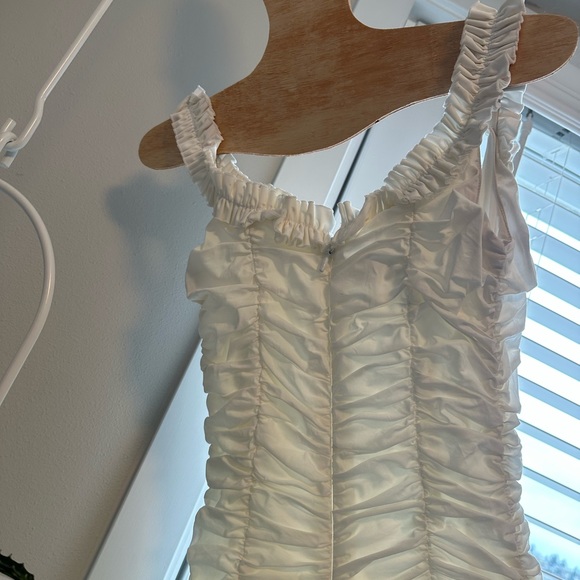 House of CB Hermoine Off-the-Shoulder White Rouched Mini Dress - Picture 4 of 9